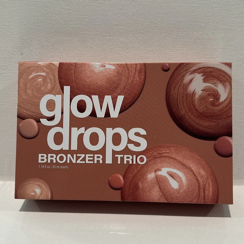 Glow Drops Bronzer Trio for a brighter, Radiant Sculpted Look.